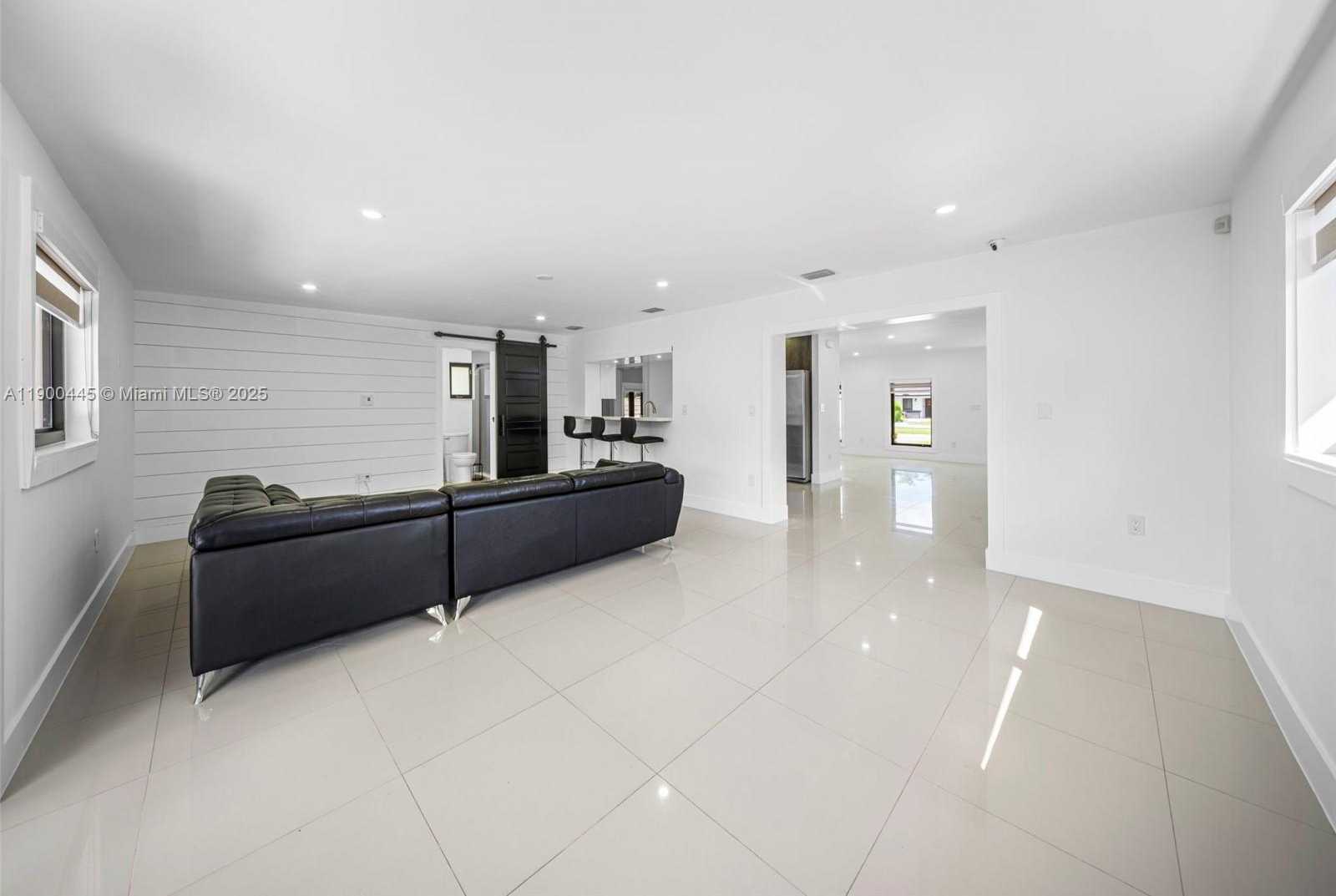 Small Image of 7434 SOUTH WEST 127 CT, Miami Number 39