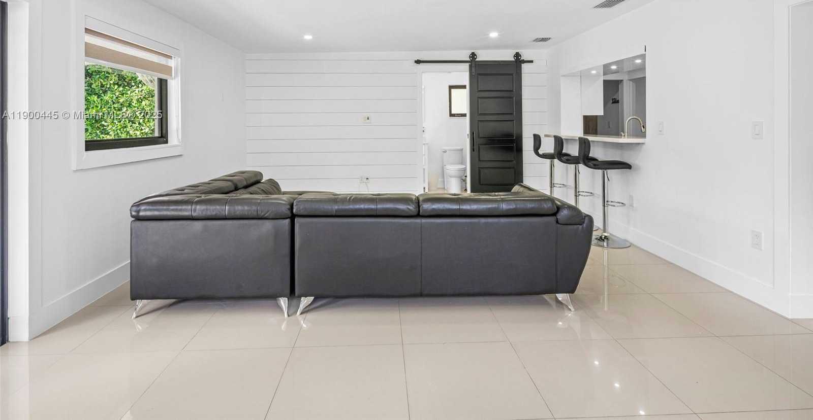 Small Image of 7434 SOUTH WEST 127 CT, Miami Number 41