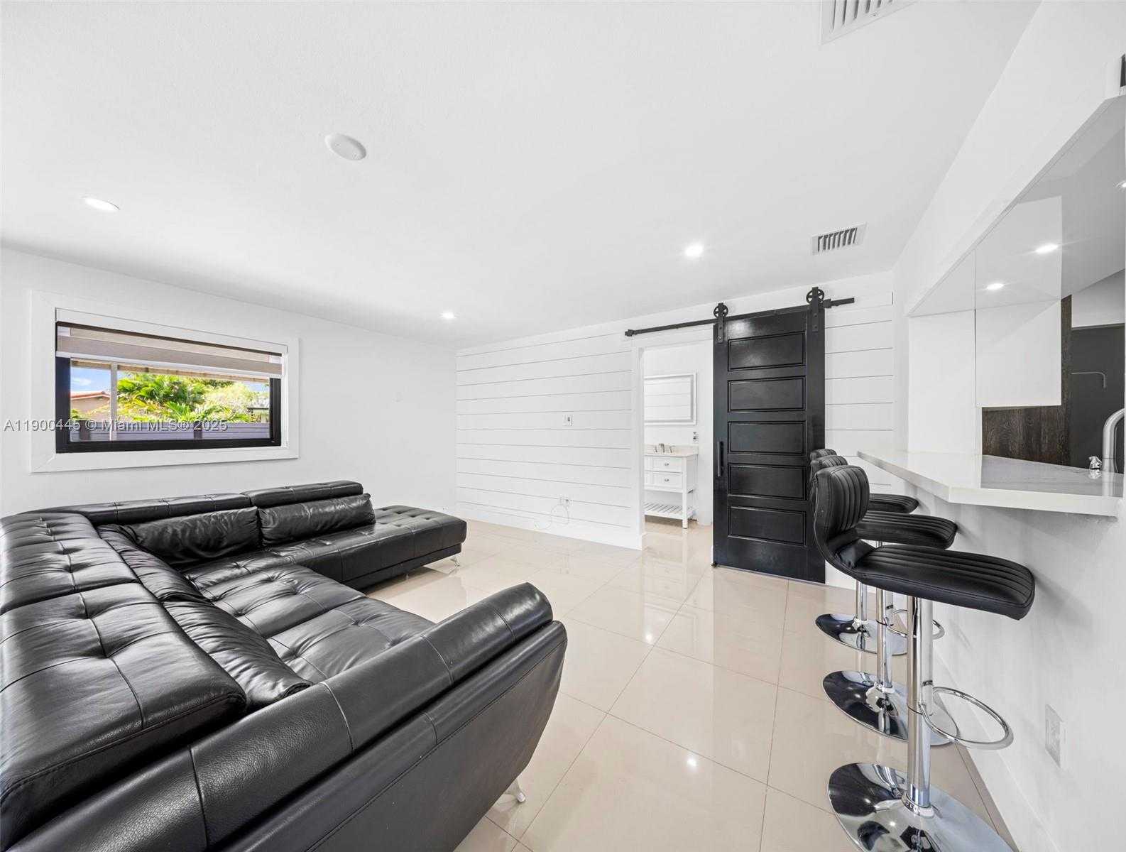 Small Image of 7434 SOUTH WEST 127 CT, Miami Number 43