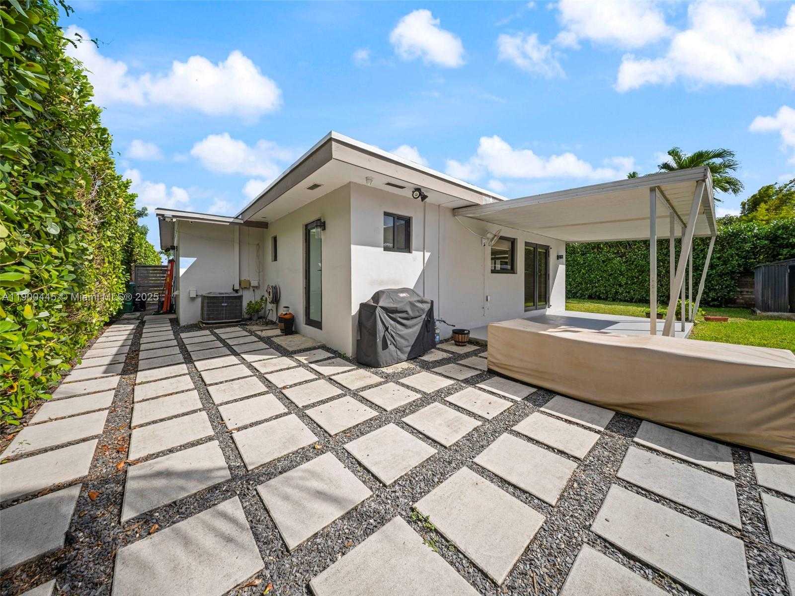 Small Image of 7434 SOUTH WEST 127 CT, Miami Number 55