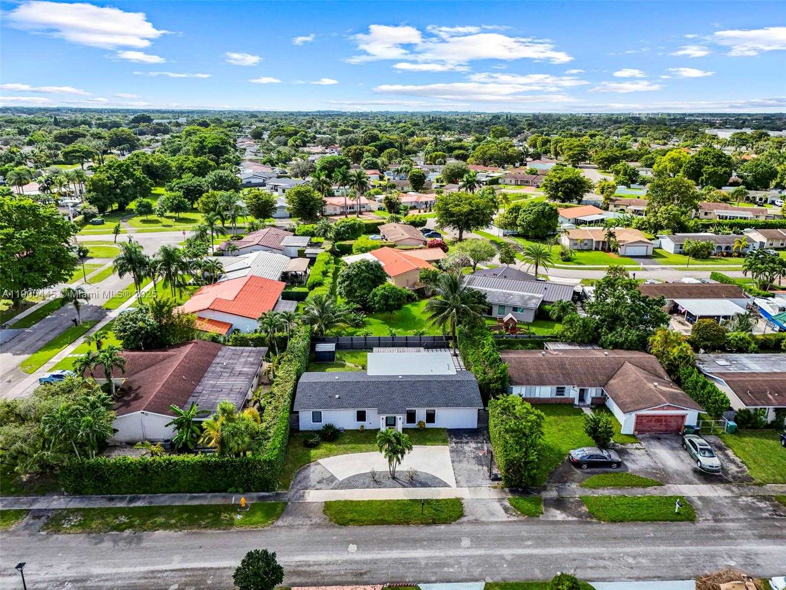Small Image of 7434 SOUTH WEST 127 CT, Miami Number 57