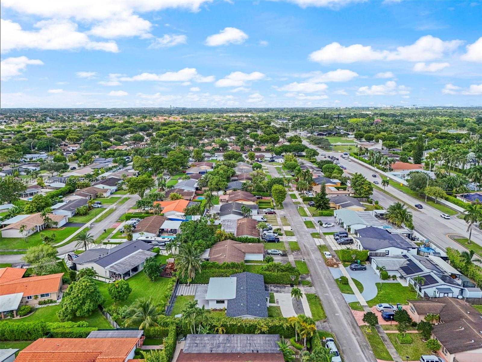 Small Image of 7434 SOUTH WEST 127 CT, Miami Number 60