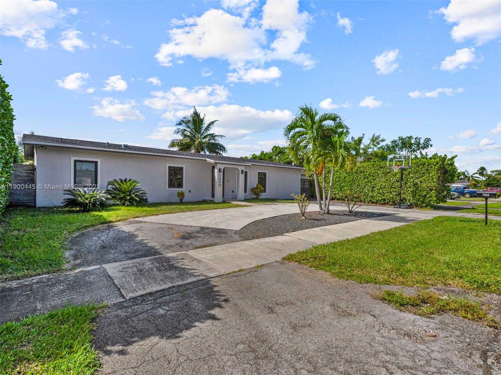 Small Image of 7434 SOUTH WEST 127 CT, Miami Number 64
