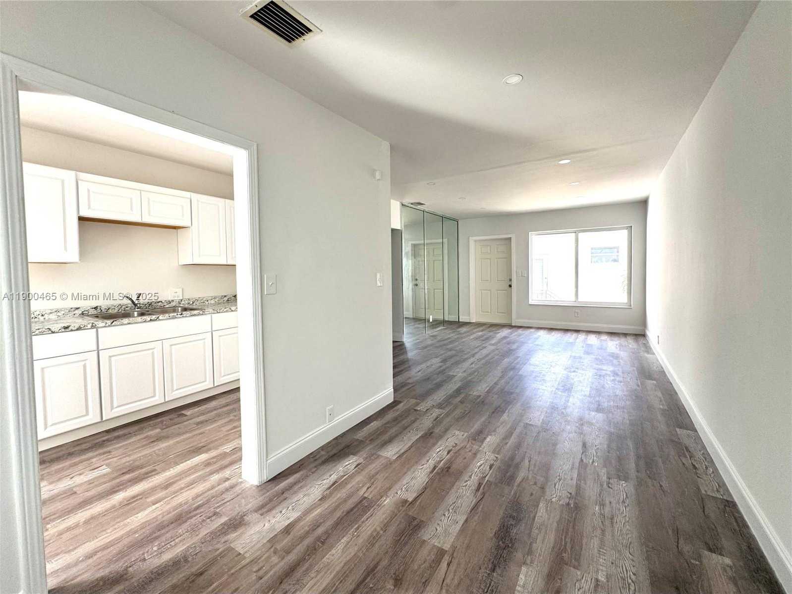 Small Image of 8201 ABBOTT AVE #4, Miami Beach Number 3