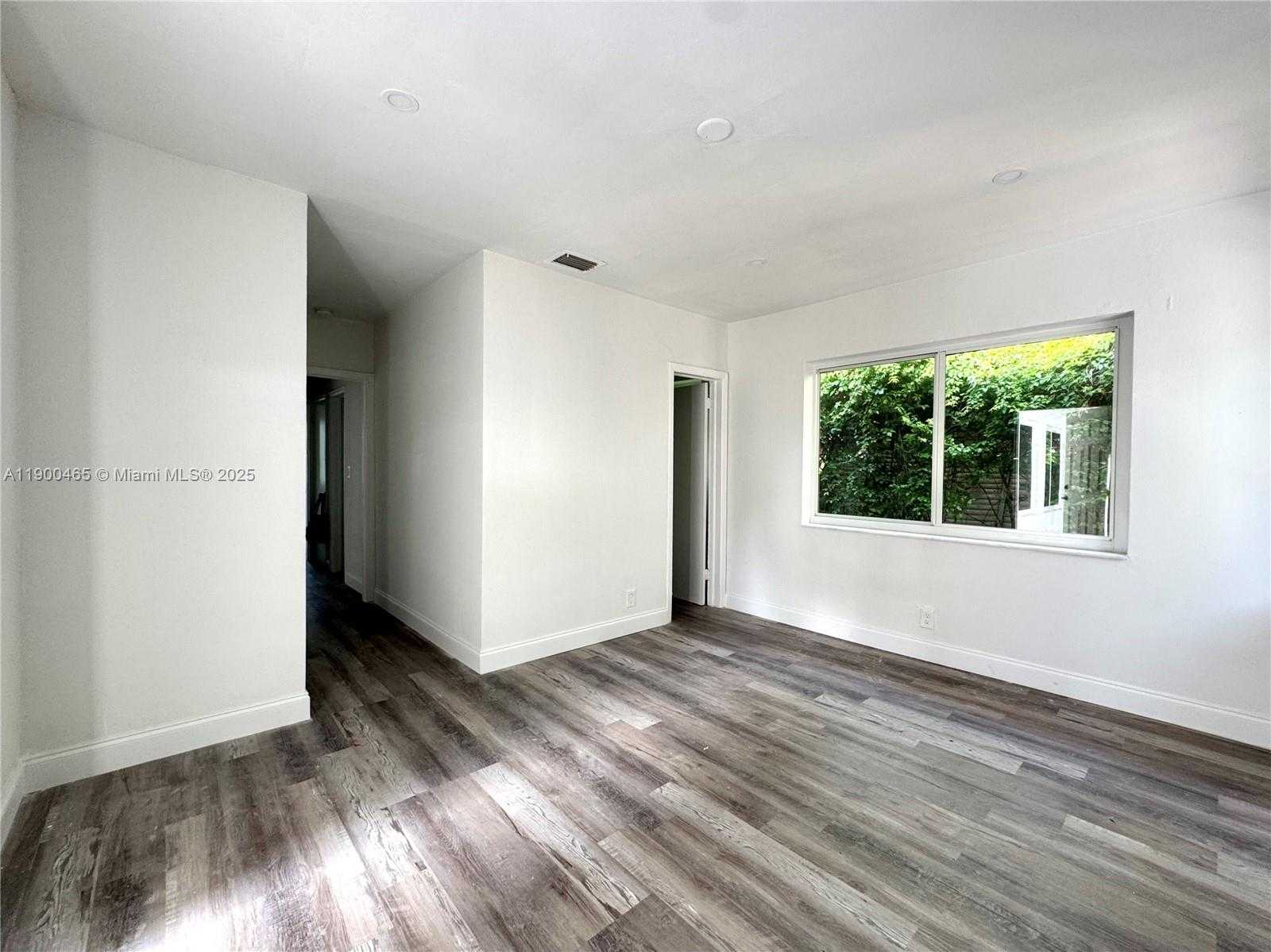 Small Image of 8201 ABBOTT AVE #4, Miami Beach Number 5