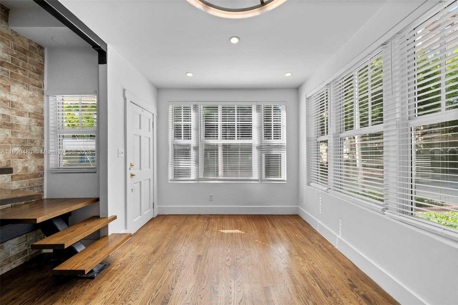 Small Image of 739 2ND ST #1, Miami Beach Number 3