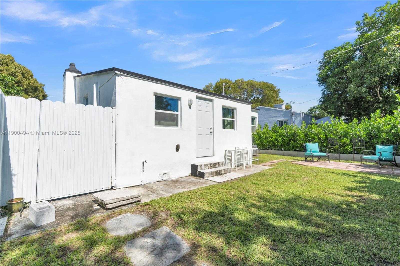 Small Image of 774 NW 49TH ST, Miami Number 26