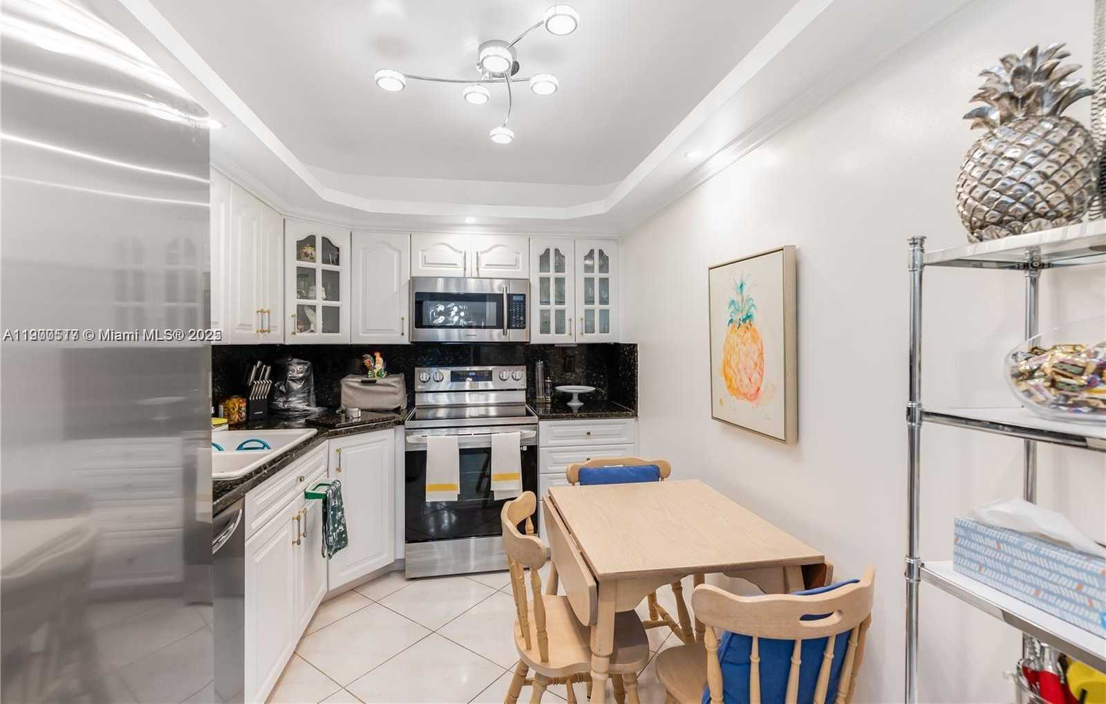 Small Image of 3180 SOUTH OCEAN DR #904, Hallandale Beach Number 11
