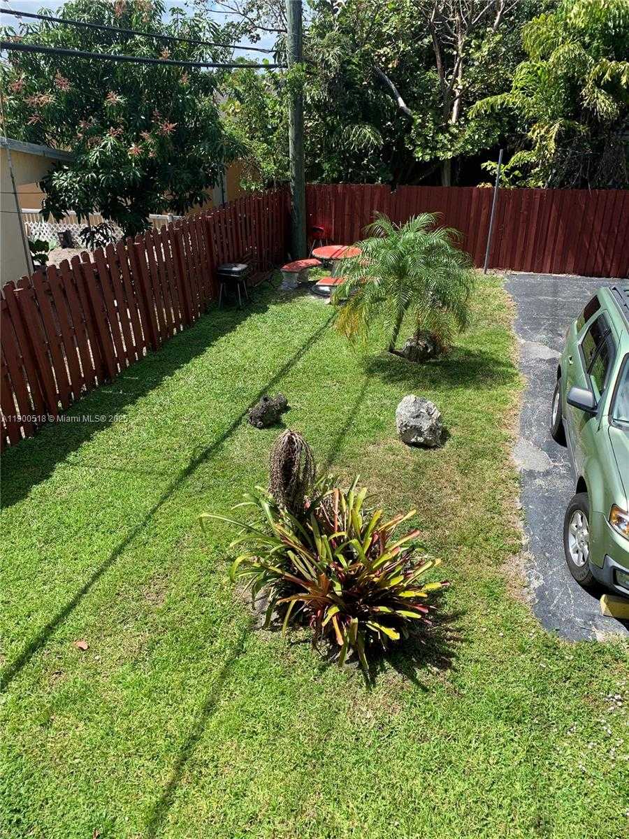 Small Image of 2420 JOHNSON ST #303, Hollywood Number 7