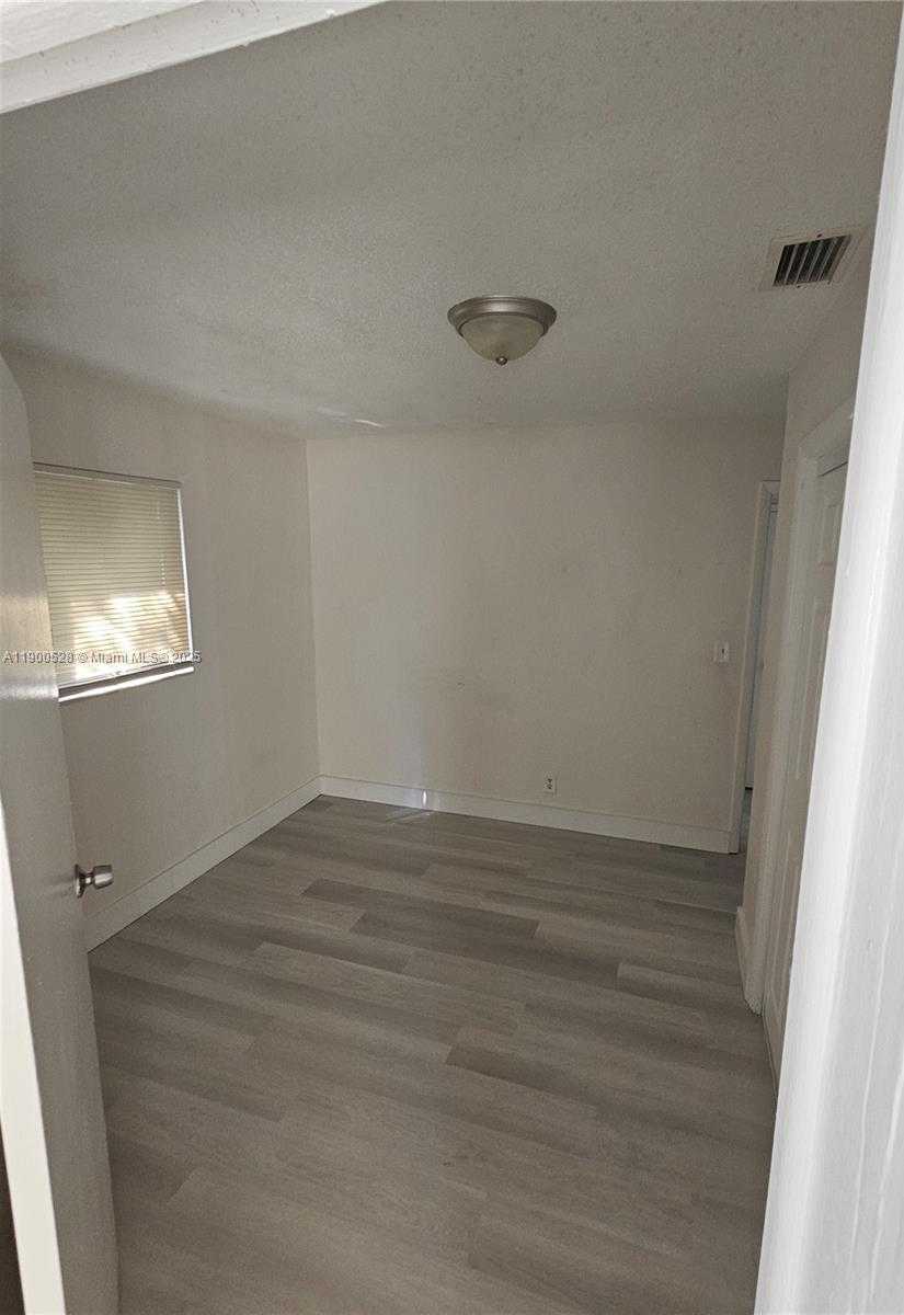 Small Image of 2245 FREEDOM ST #1, Hollywood Number 11