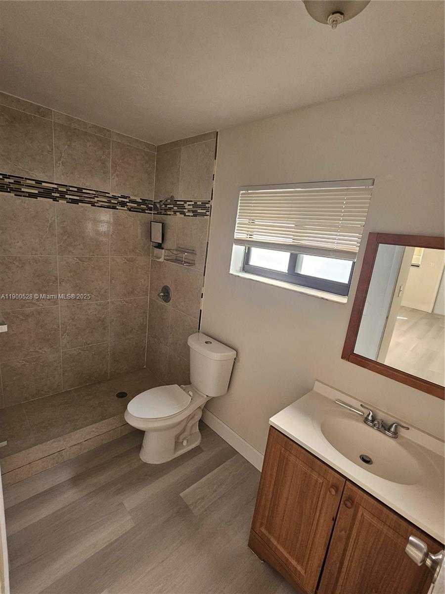 Small Image of 2245 FREEDOM ST #1, Hollywood Number 14