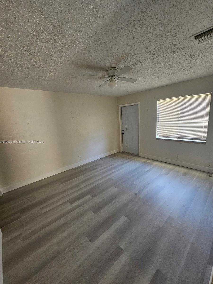 Small Image of 2245 FREEDOM ST #1, Hollywood Number 3