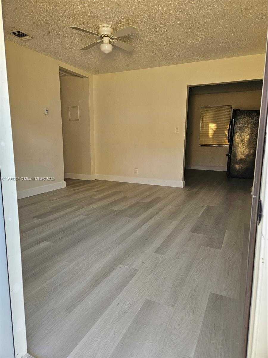 Small Image of 2245 FREEDOM ST #1, Hollywood Number 4