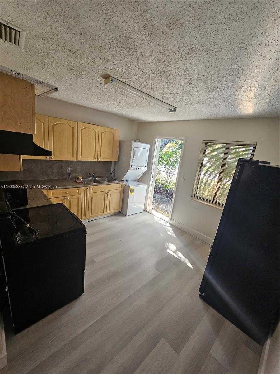 Small Image of 2245 FREEDOM ST #1, Hollywood Number 5