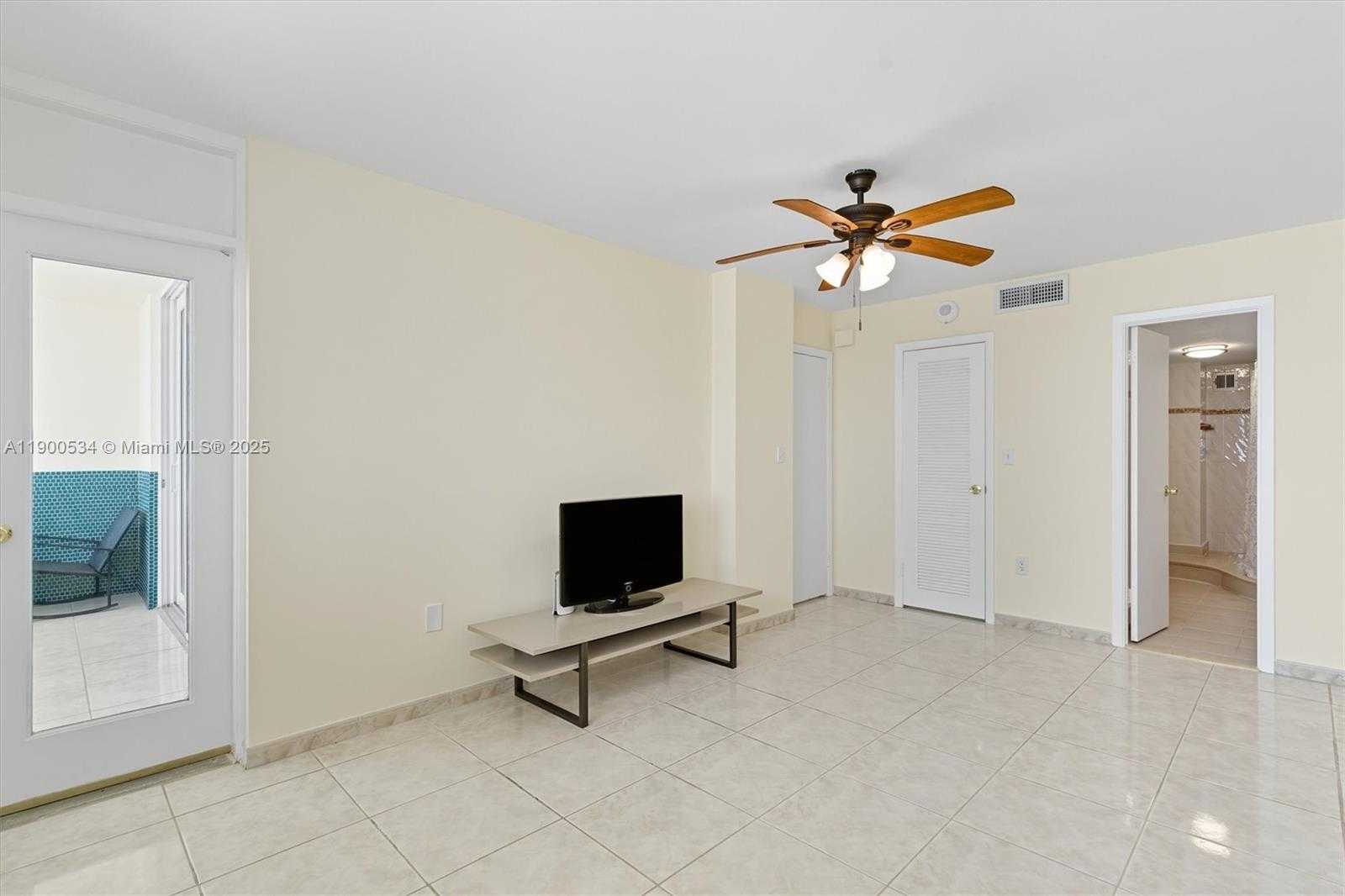 Small Image of 1833 SOUTH OCEAN DR #1809, Hallandale Beach Number 15