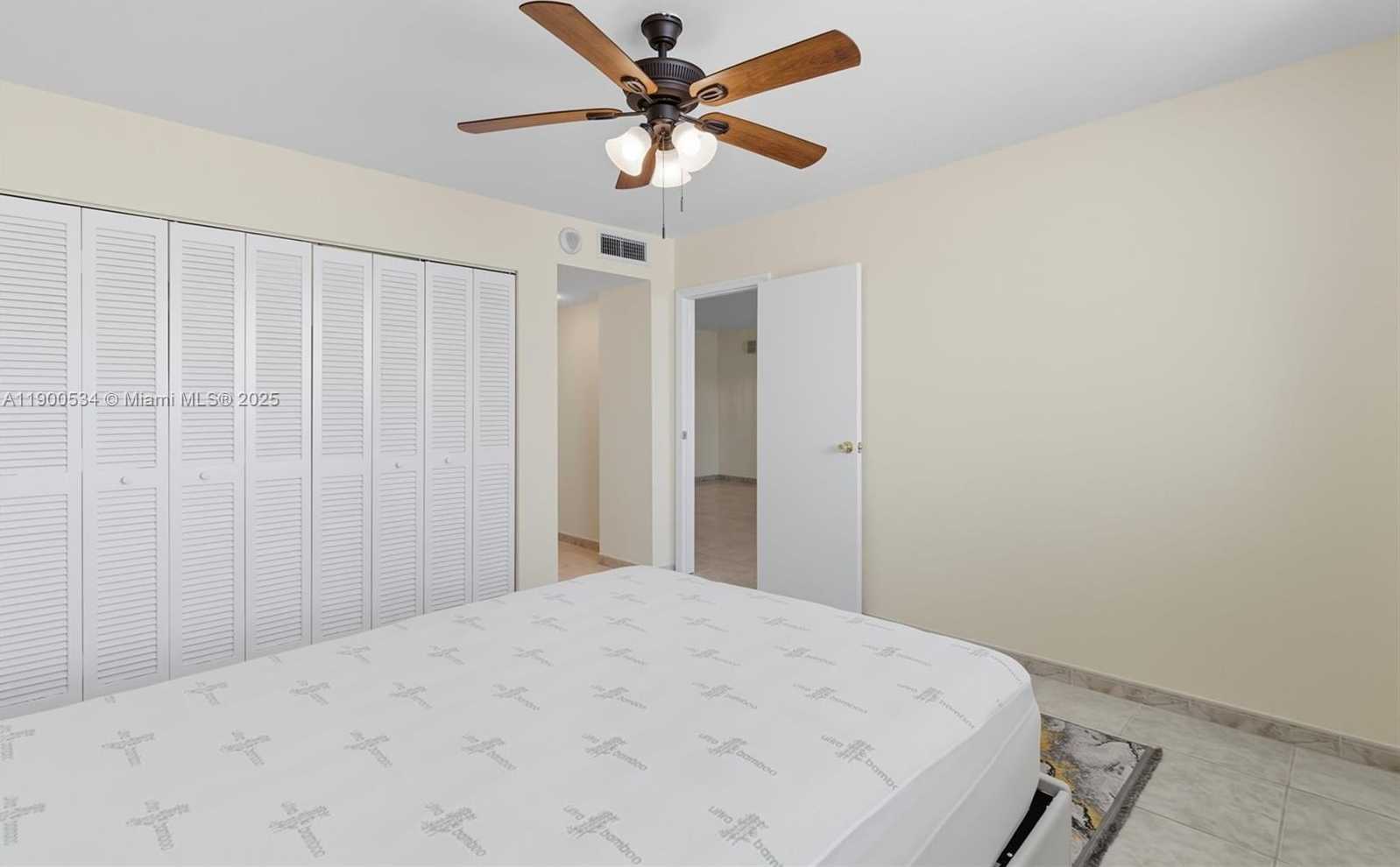 Small Image of 1833 SOUTH OCEAN DR #1809, Hallandale Beach Number 20