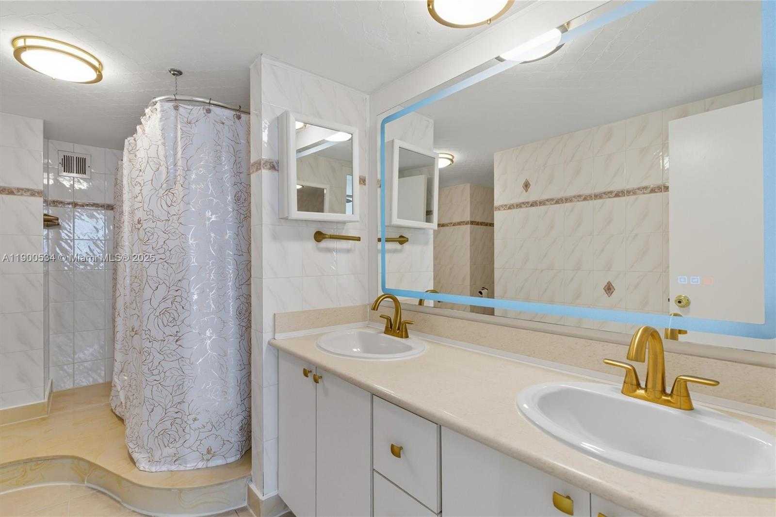 Small Image of 1833 SOUTH OCEAN DR #1809, Hallandale Beach Number 25