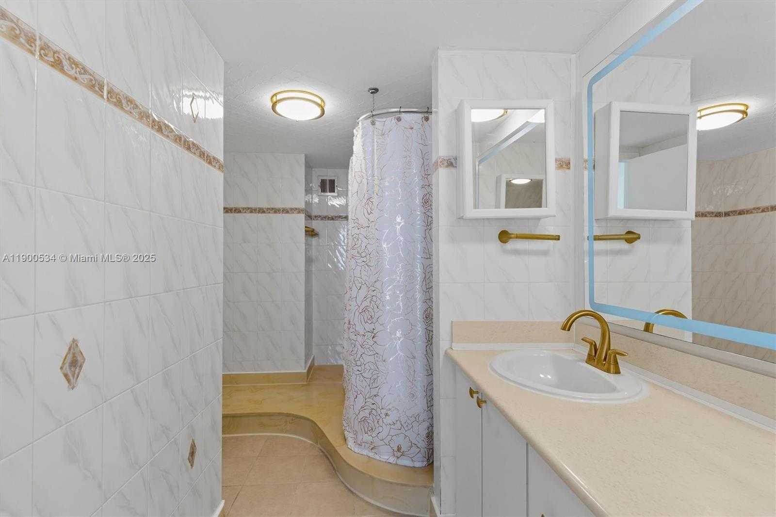 Small Image of 1833 SOUTH OCEAN DR #1809, Hallandale Beach Number 26