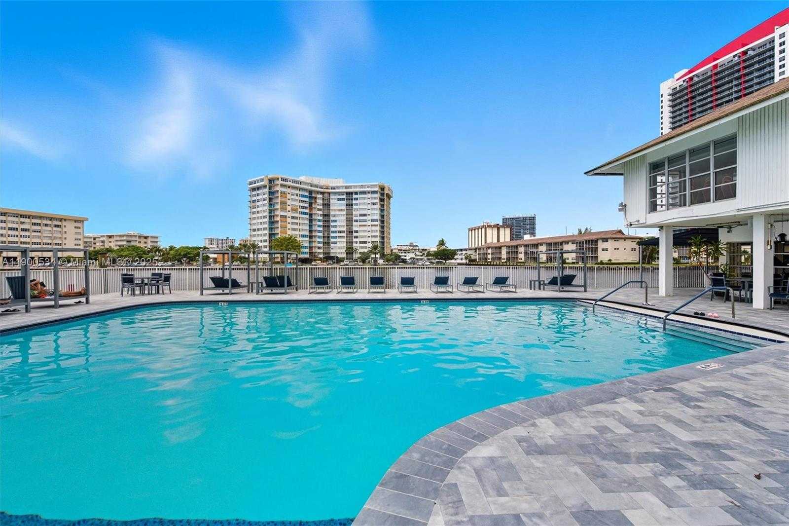 Small Image of 1833 SOUTH OCEAN DR #1809, Hallandale Beach Number 39