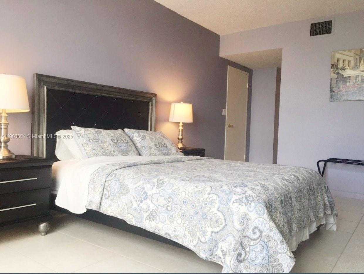 Imagen de Pequeño Objeto