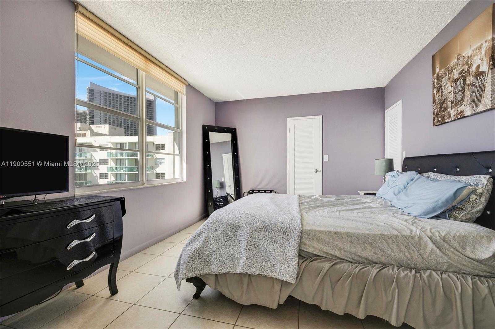 Imagen de Pequeño Objeto