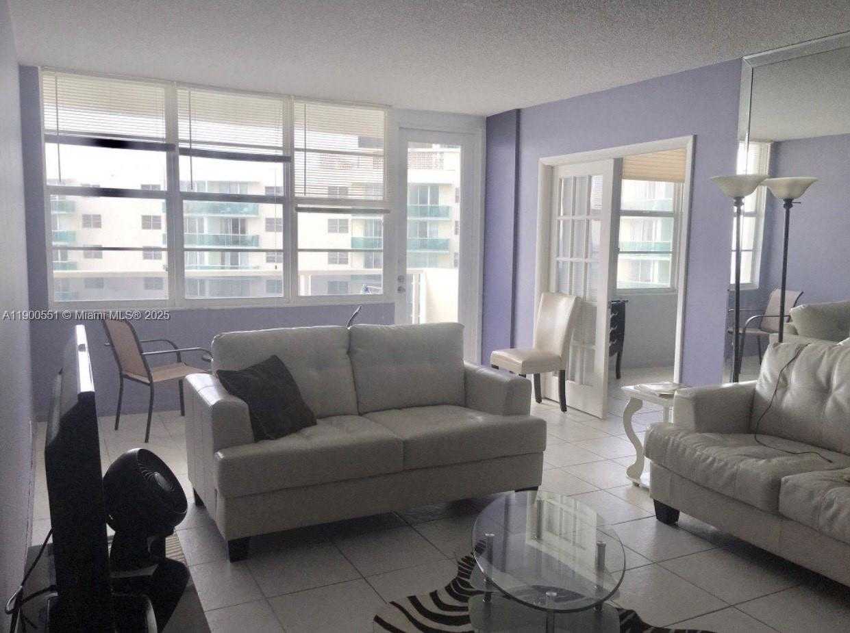 Imagen de Pequeño Objeto