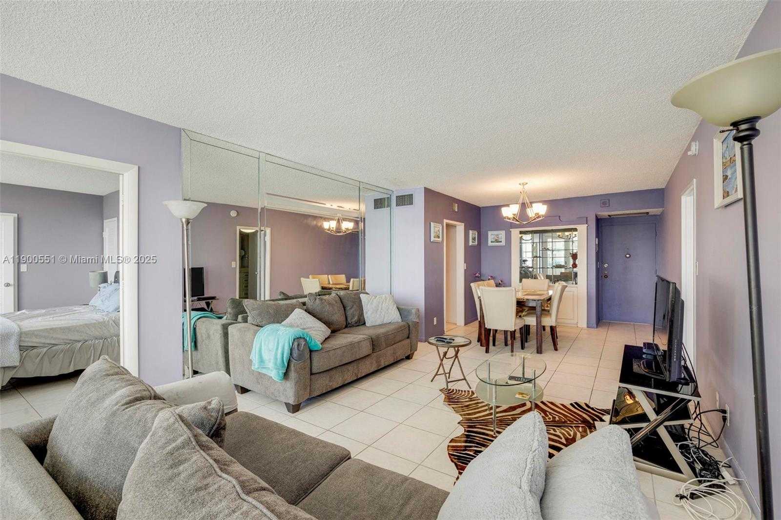 Imagen de Pequeño Objeto