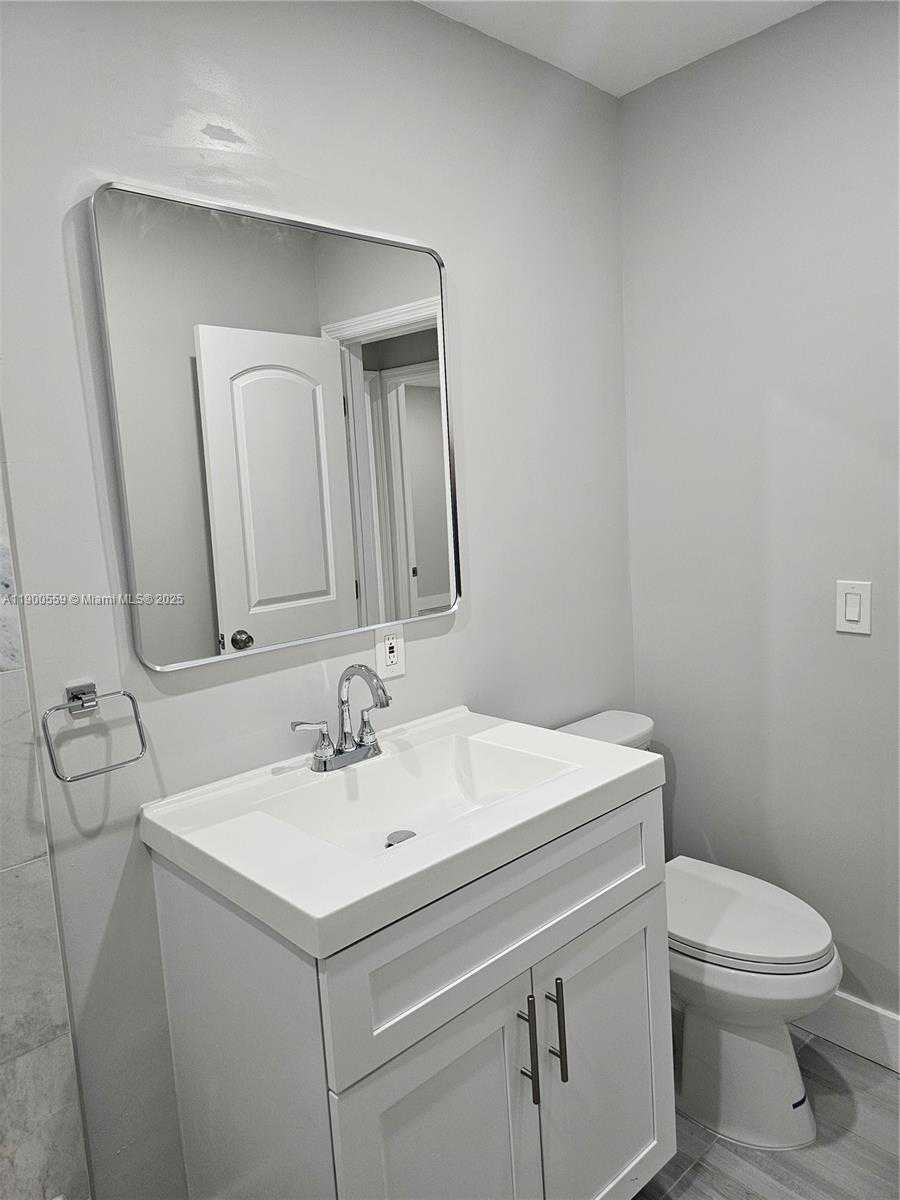 Small Image of 1680 NORTH WEST 128TH ST #1680, North Miami Number 20