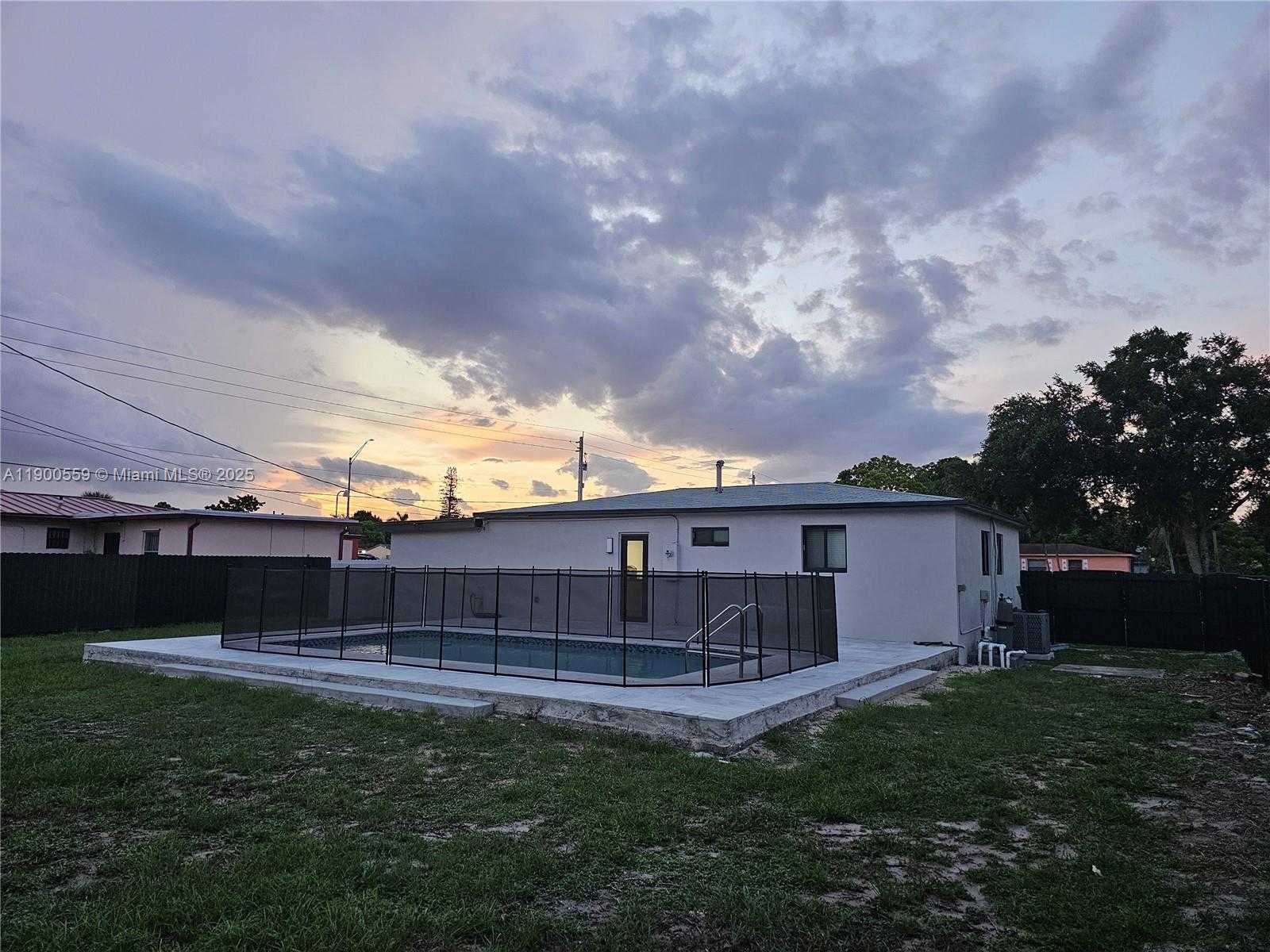 Small Image of 1680 NORTH WEST 128TH ST #1680, North Miami Number 24