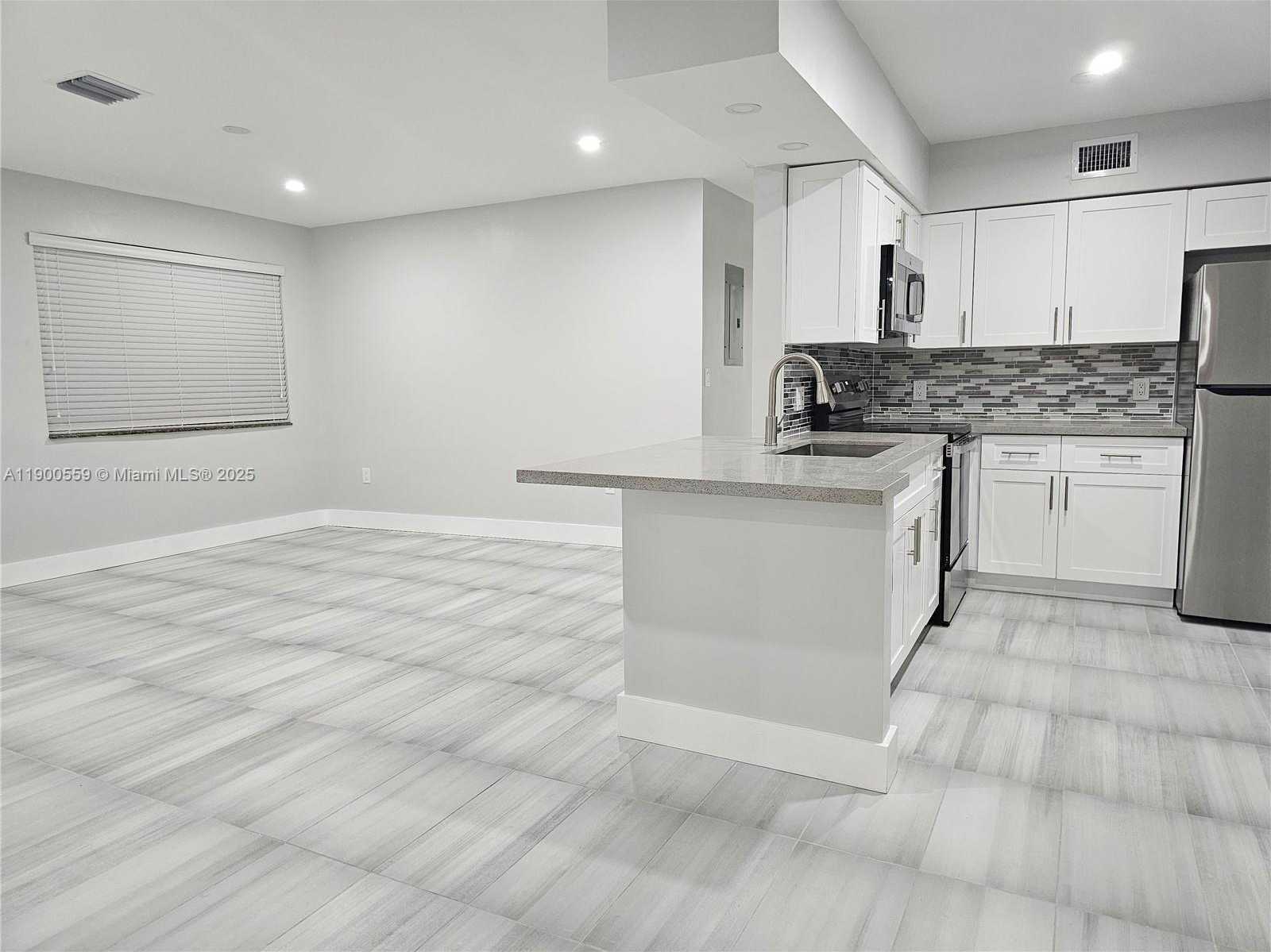 Small Image of 1680 NORTH WEST 128TH ST #1680, North Miami Number 9