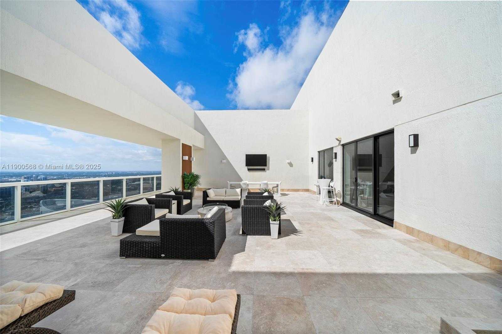 Small Image of 1830 SOUTH OCEAN DR #5103, Hallandale Beach Number 25