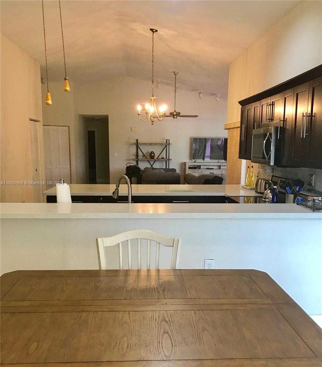 Small Image of 15025 BRIGHTON LN, Davie Number 12