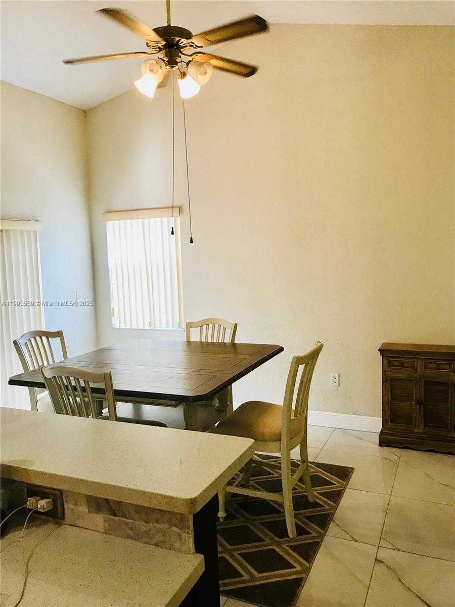 Small Image of 15025 BRIGHTON LN, Davie Number 13
