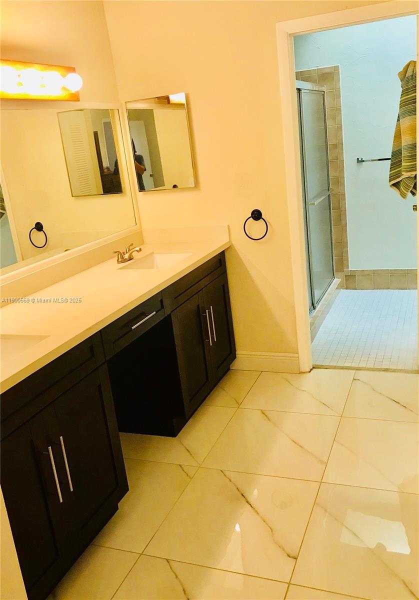 Small Image of 15025 BRIGHTON LN, Davie Number 18