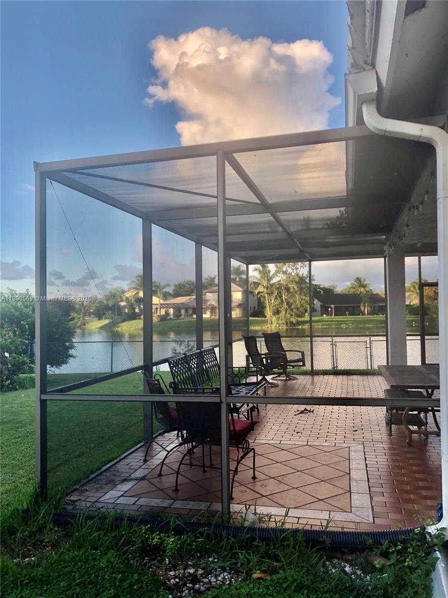 Small Image of 15025 BRIGHTON LN, Davie Number 23