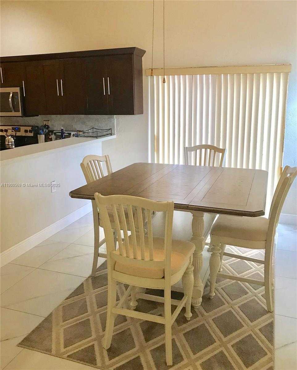 Small Image of 15025 BRIGHTON LN, Davie Number 6