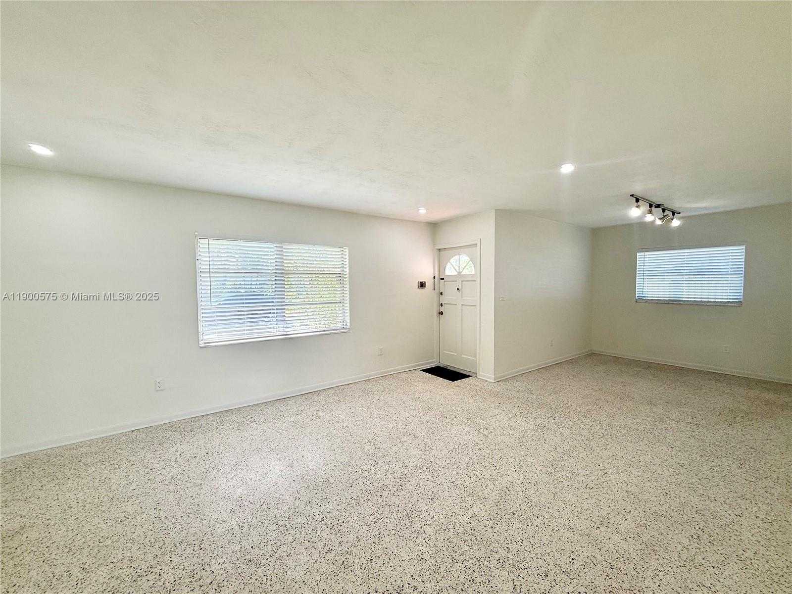 Small Image of 2671 SOUTH WEST 118TH CT, Miami Number 5