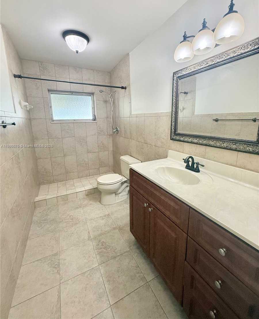 Small Image of 2671 SOUTH WEST 118TH CT, Miami Number 6