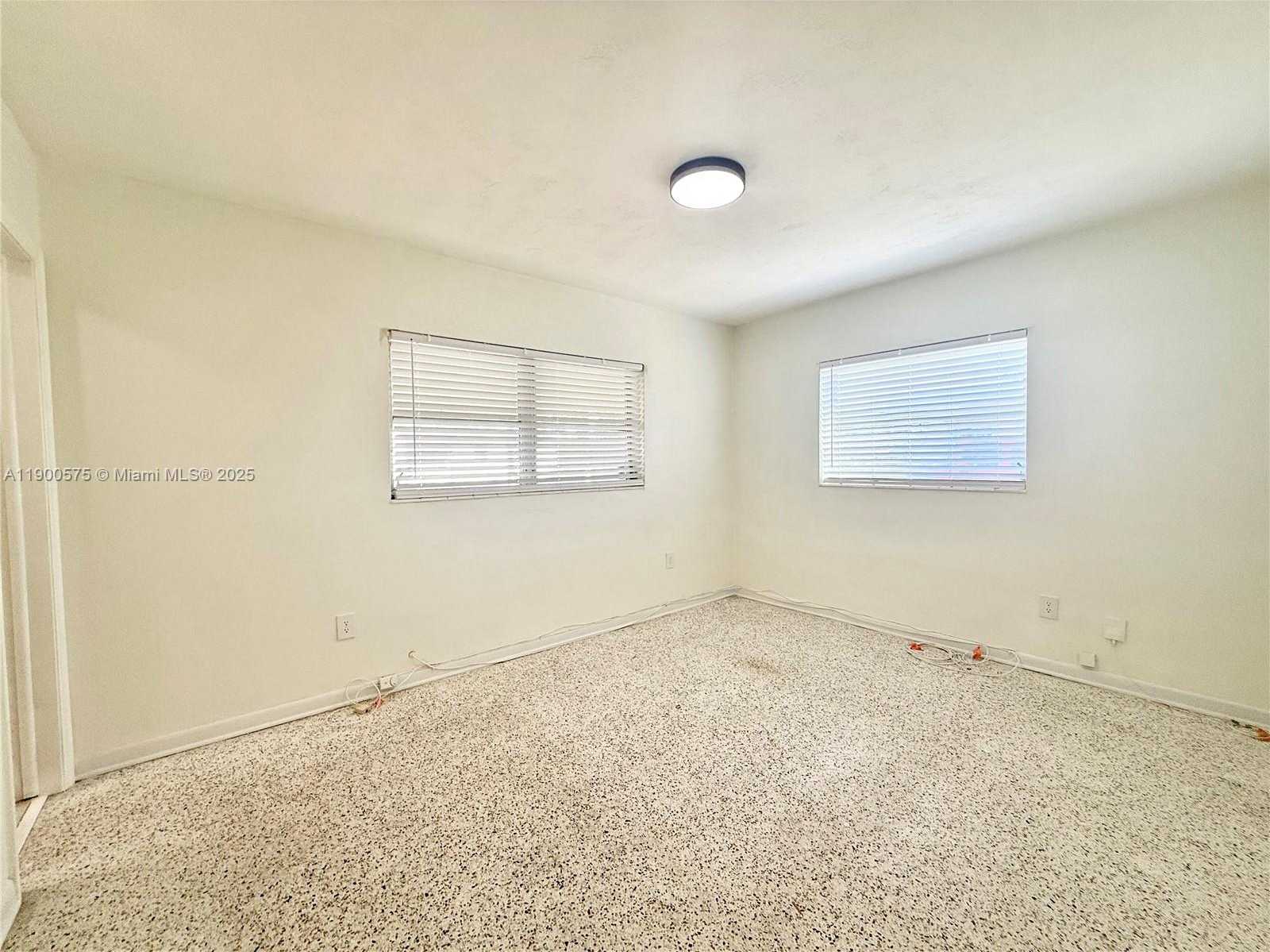 Small Image of 2671 SOUTH WEST 118TH CT, Miami Number 7
