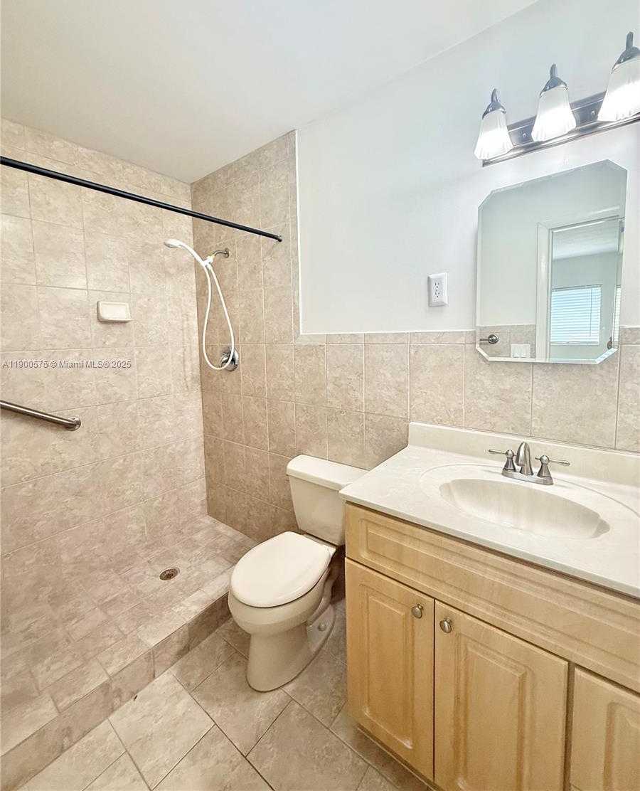 Small Image of 2671 SOUTH WEST 118TH CT, Miami Number 8