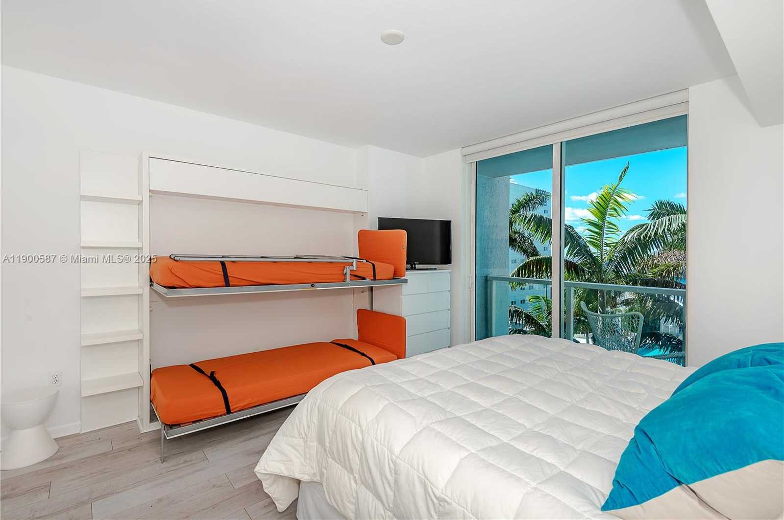 Small Image of 253 NORTH EAST 2ND ST #1407, Miami Number 17