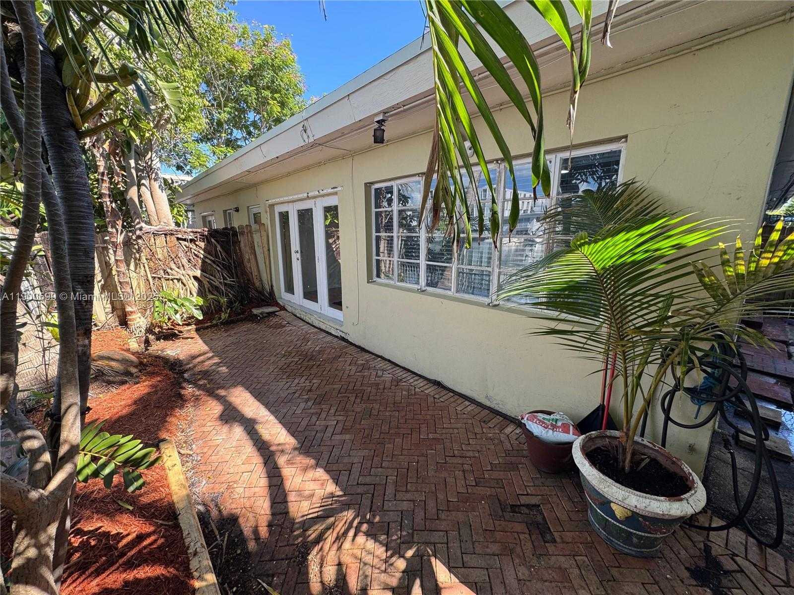 Small Image of 8300 BYRON AVE #5, Miami Beach Number 11