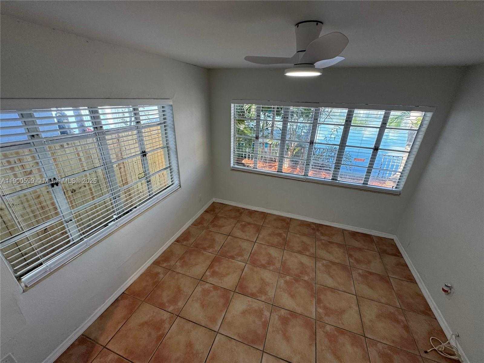 Small Image of 8300 BYRON AVE #5, Miami Beach Number 6