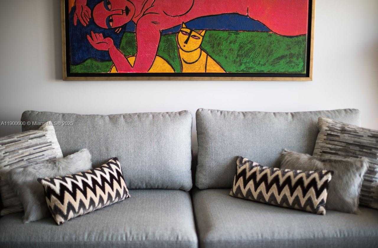 Small Image of 68 SOUTH EAST 6TH ST #2006, Miami Number 11