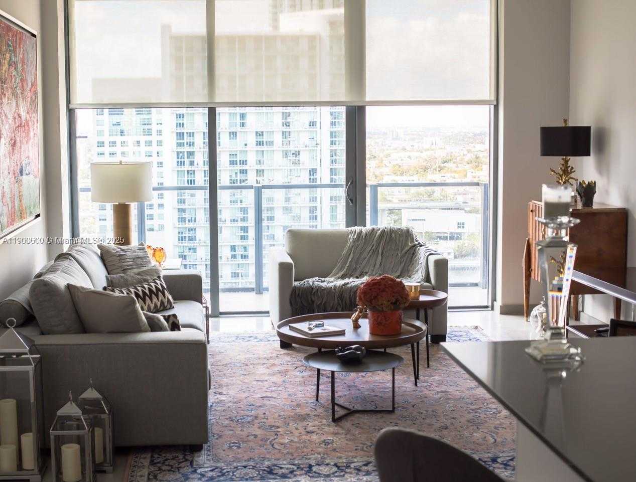 Small Image of 68 SOUTH EAST 6TH ST #2006, Miami Number 12