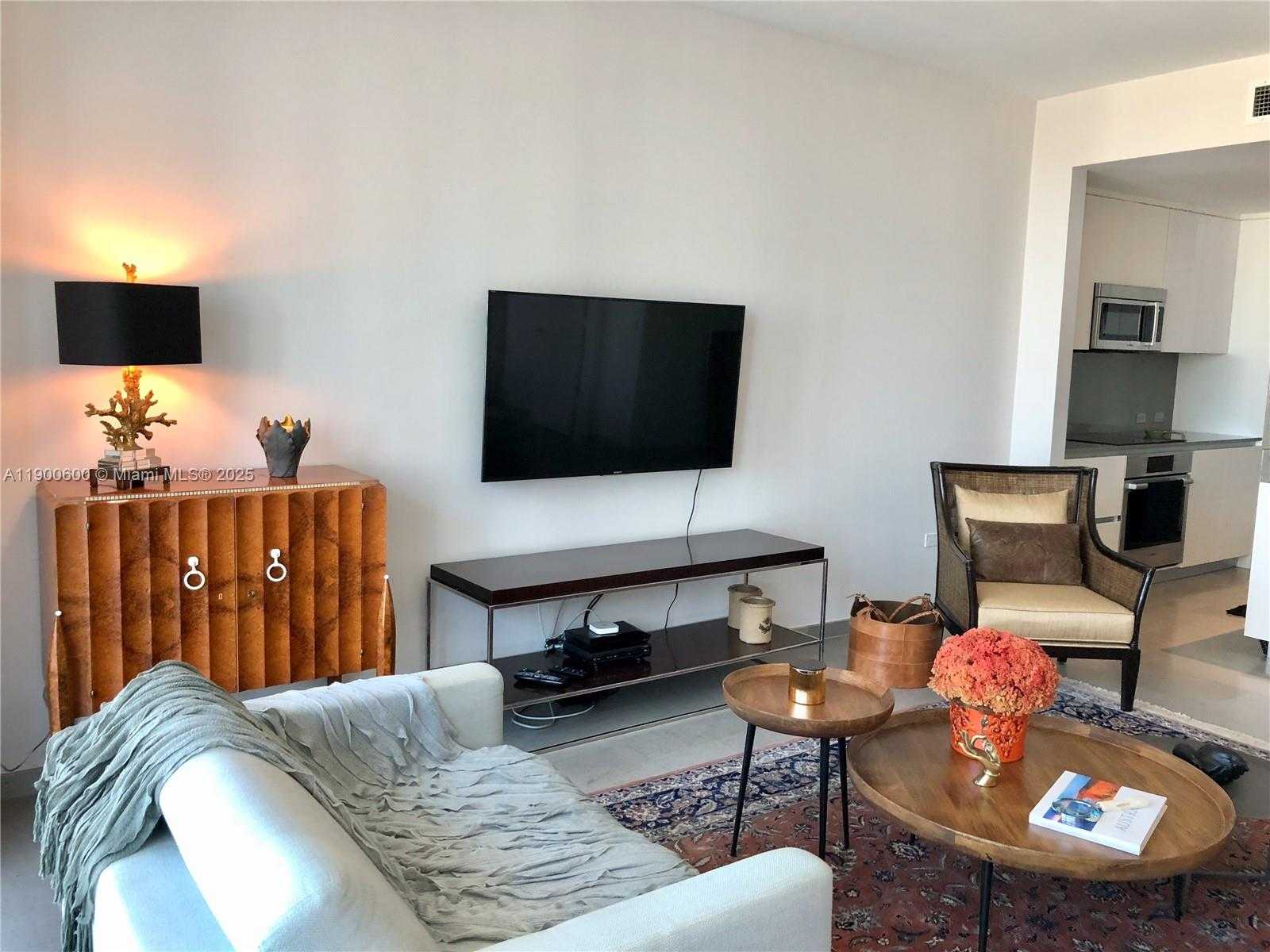 Small Image of 68 SOUTH EAST 6TH ST #2006, Miami Number 16