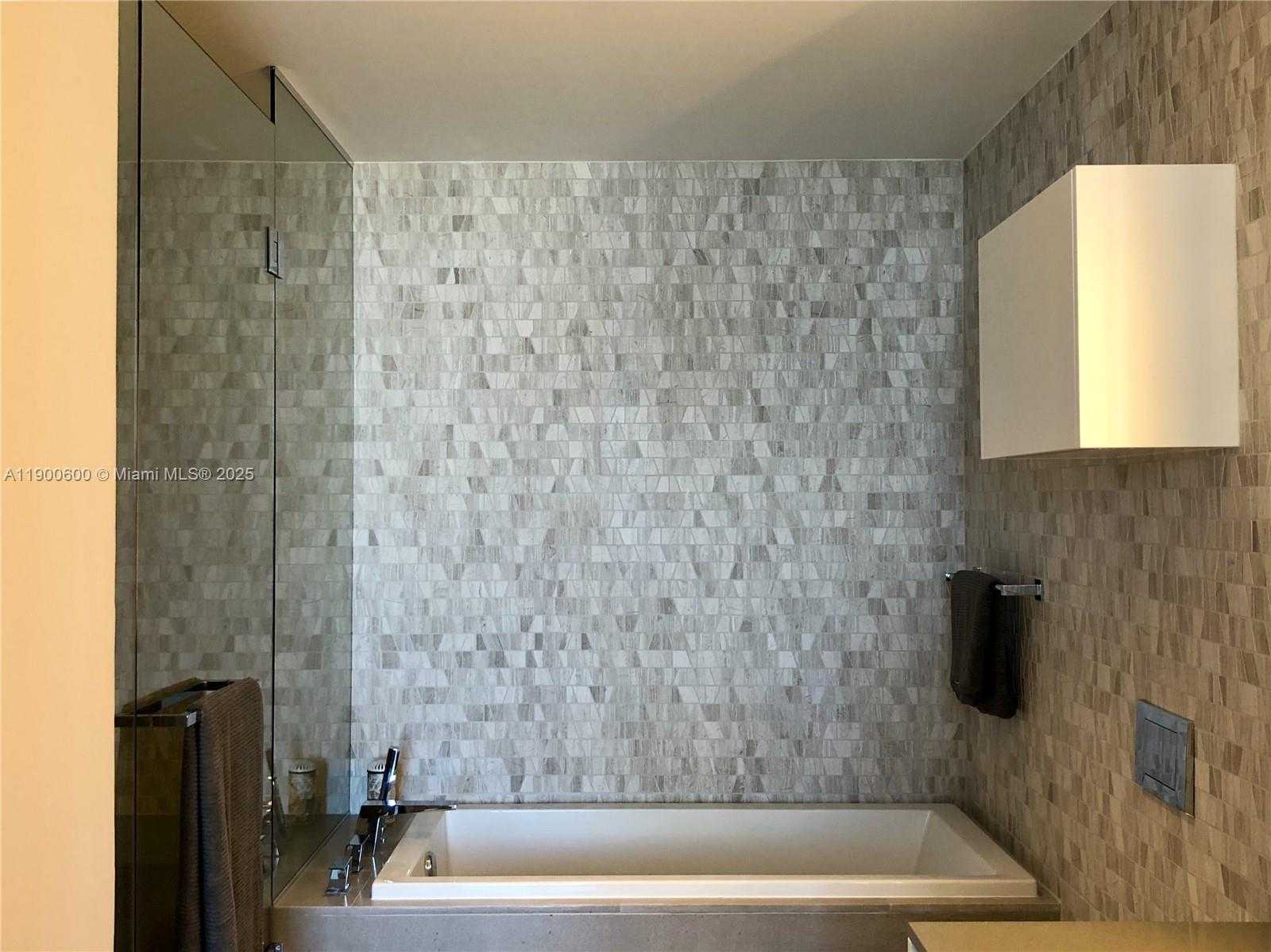 Small Image of 68 SOUTH EAST 6TH ST #2006, Miami Number 19