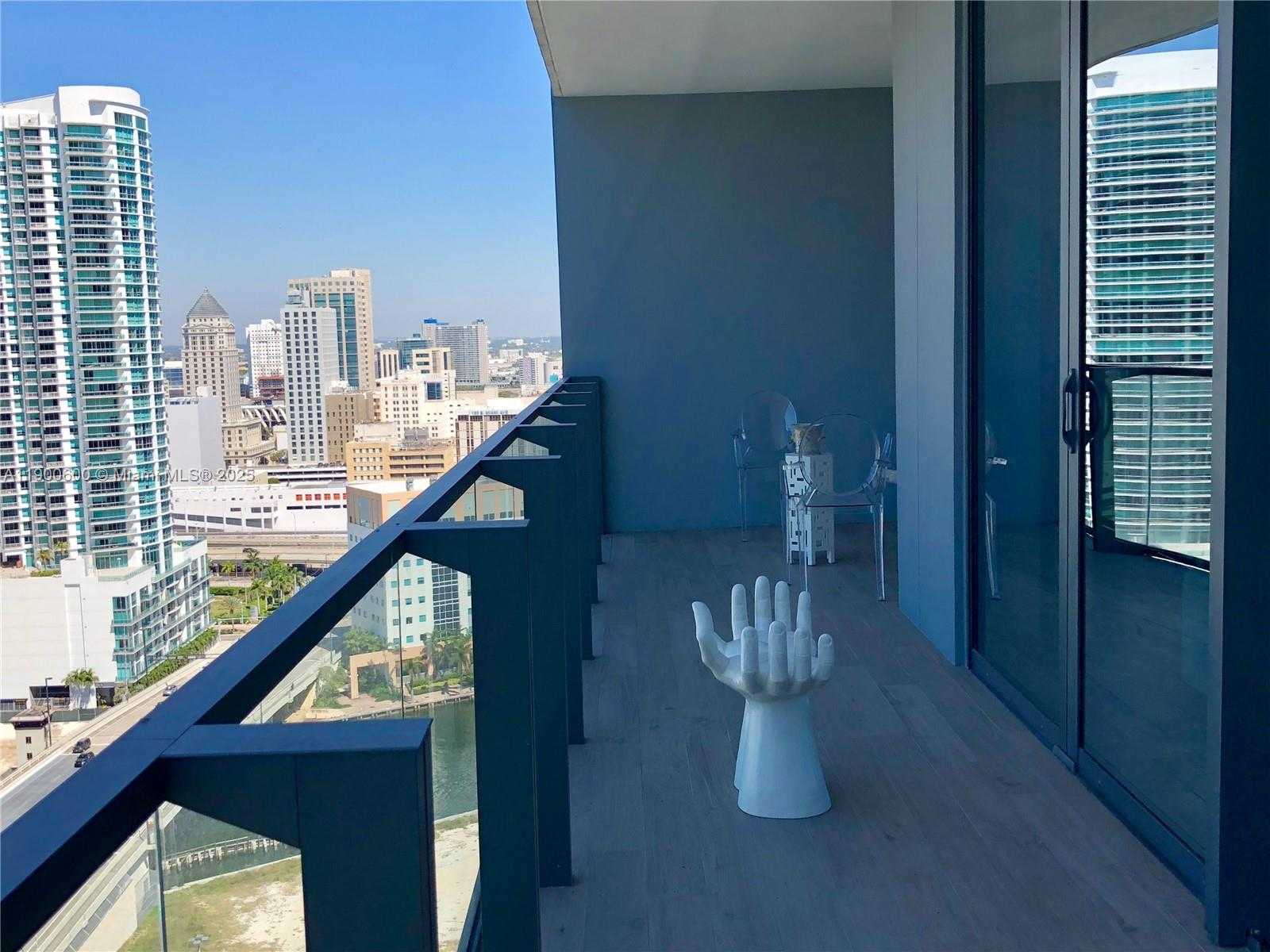 Small Image of 68 SOUTH EAST 6TH ST #2006, Miami Number 2