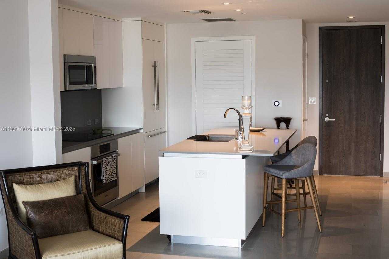 Small Image of 68 SOUTH EAST 6TH ST #2006, Miami Number 21