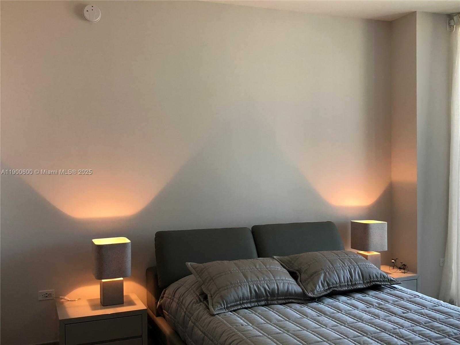 Small Image of 68 SOUTH EAST 6TH ST #2006, Miami Number 27